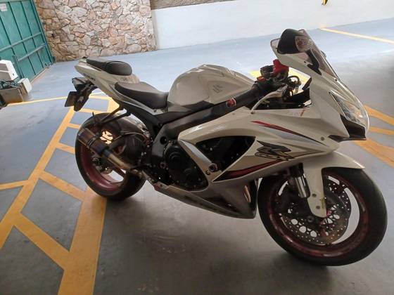 SUZUKI GSX-R750 SUZUKI GSX-R750